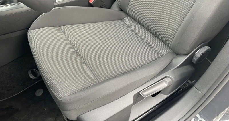 Volkswagen Golf cena 89900 przebieg: 9000, rok produkcji 2023 z Poznań małe 172